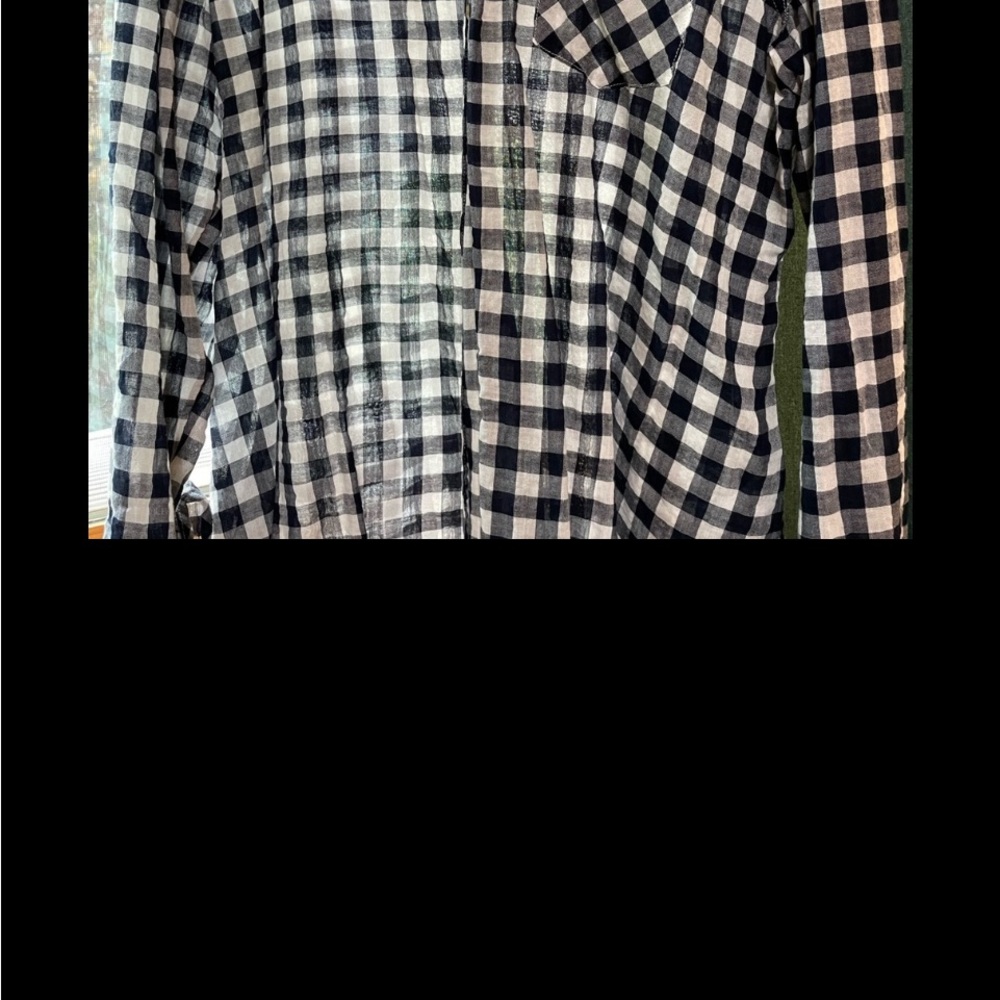 Maurice’s XXL, new with tags, long sleeves, lightweight, black and white.